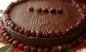 Za sve zaljubljenike u čokoladu - Čokoladna torta u tri sloja 